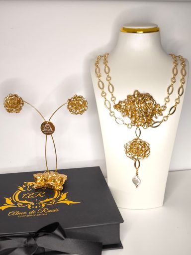 Collar trio crisantemos(cadena doble) 89€